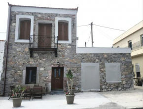 Seafront two-storey house in Kardamyla